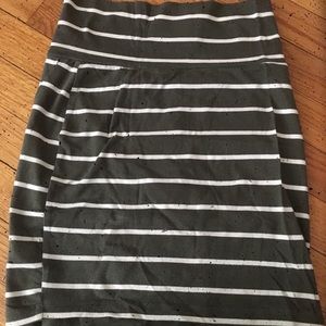 army green and white mini skirt !